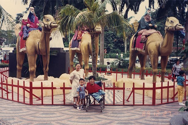 Christmas: A Once A Year Visit To Town (Outside Plaza Singapura in 1989)